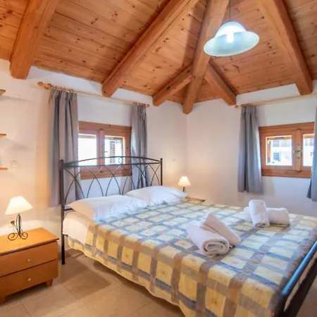 Aeolos Zante - Zefyros Maisonette, With Shared Heated Pool Apartment