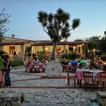 Aeolos Zante - Zefyros Maisonette, With Shared Heated Pool Apartment